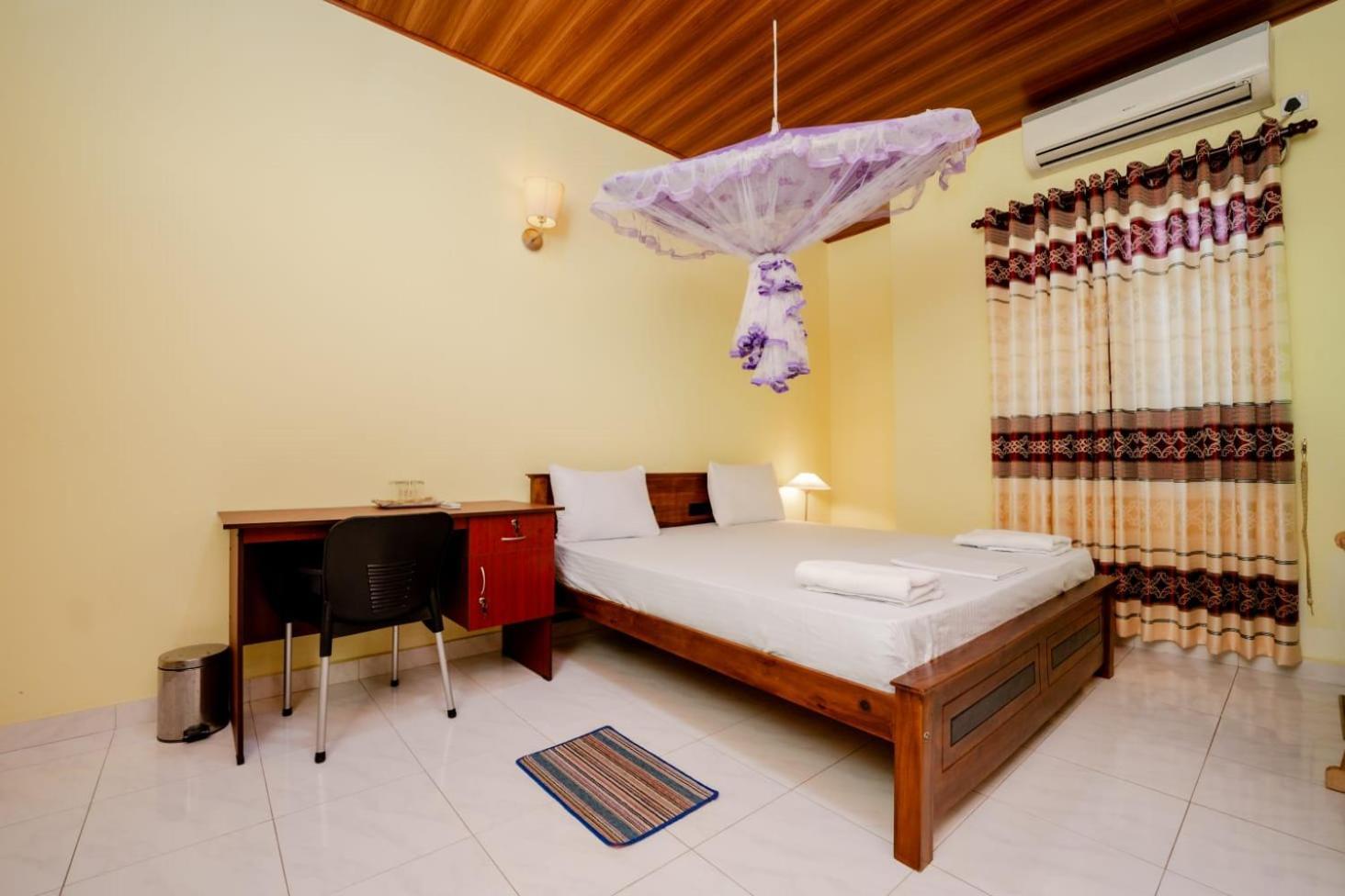 Suwani Pinnawala Homestay ภายนอก รูปภาพ