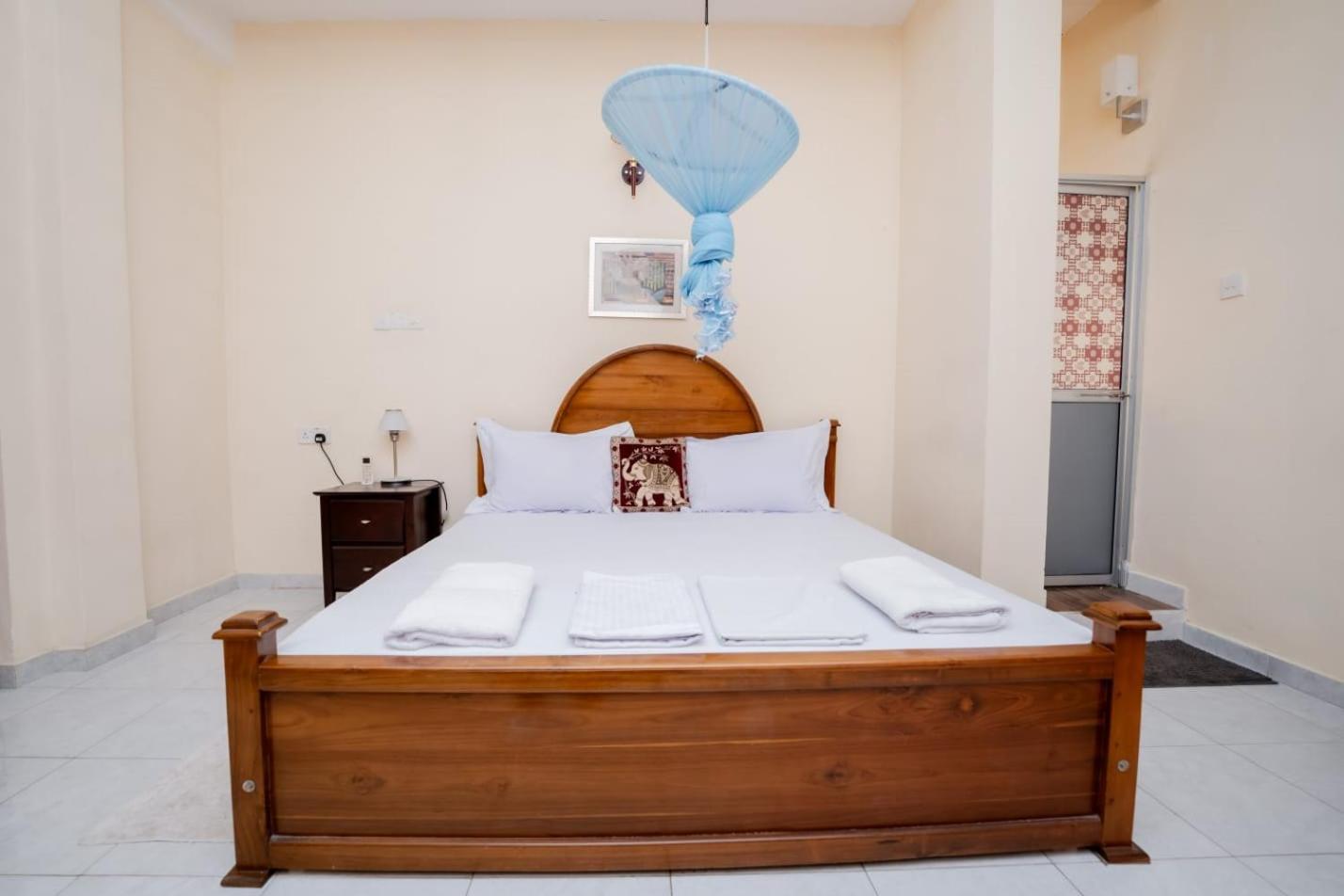 Suwani Pinnawala Homestay ภายนอก รูปภาพ