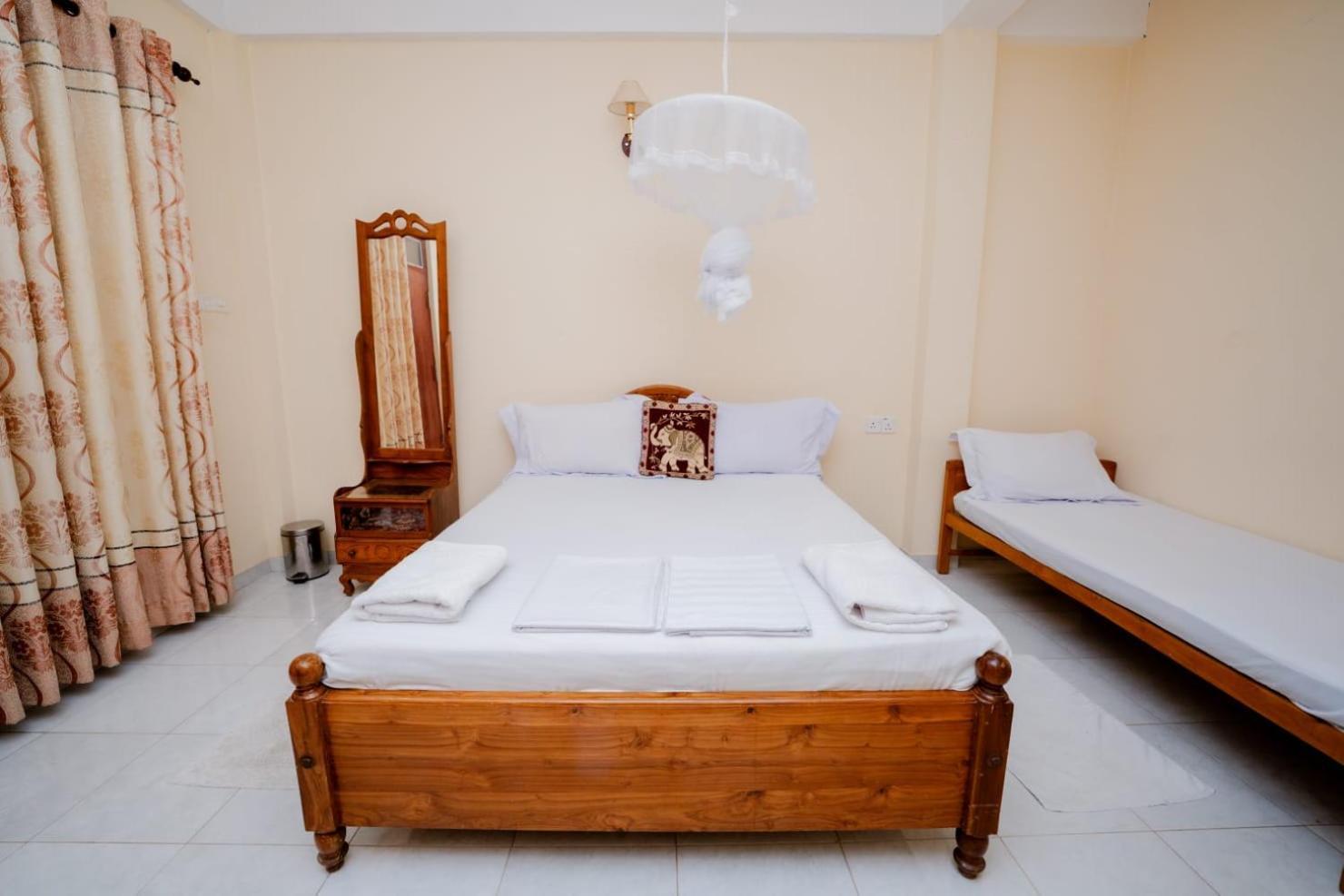 Suwani Pinnawala Homestay ภายนอก รูปภาพ