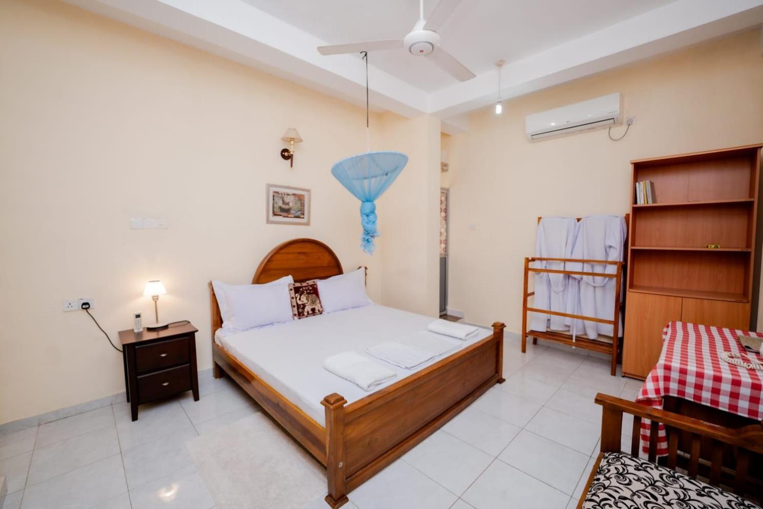 Suwani Pinnawala Homestay ภายนอก รูปภาพ