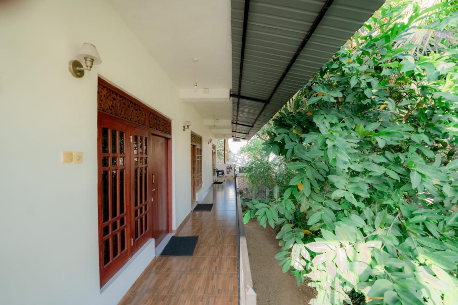 Suwani Pinnawala Homestay ภายนอก รูปภาพ