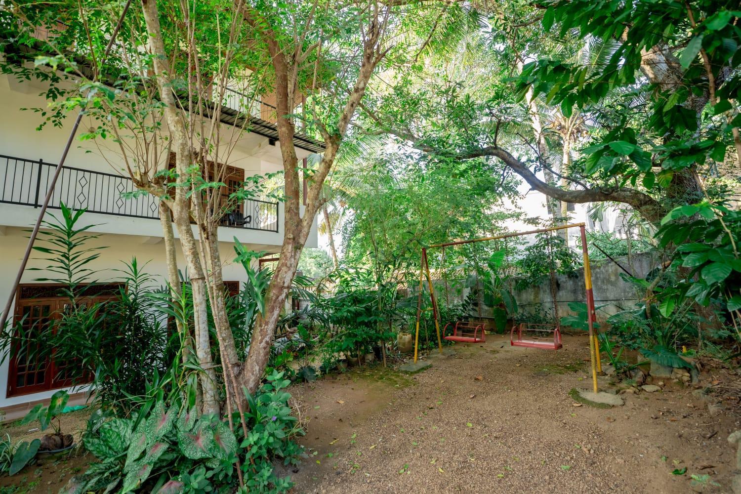 Suwani Pinnawala Homestay ภายนอก รูปภาพ