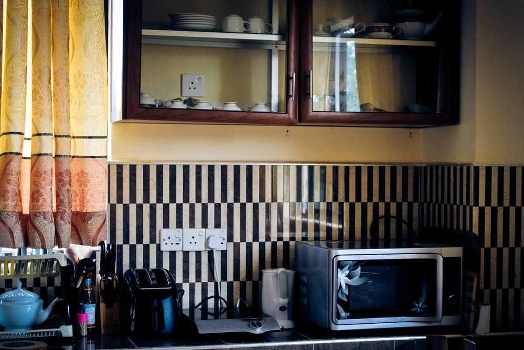 Suwani Pinnawala Homestay ภายนอก รูปภาพ
