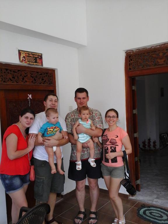Suwani Pinnawala Homestay ภายนอก รูปภาพ